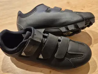 Div cykeludstyr, sko mm.