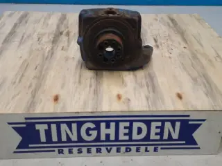 Ford 6610 Holder R. 4472351219 APL325