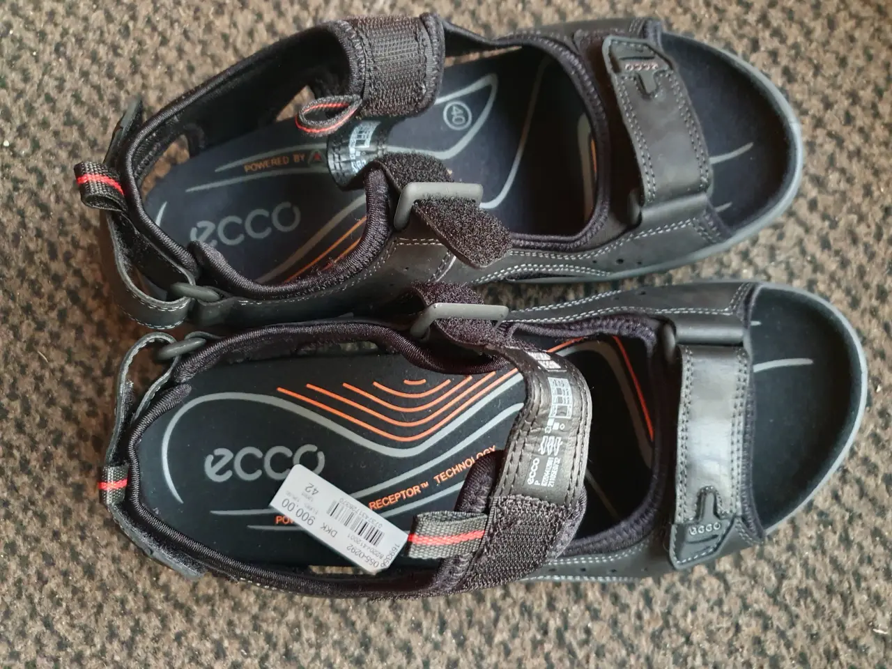 Billede 1 - ECCO Sandaler, der er lidt forskel i str. på højre