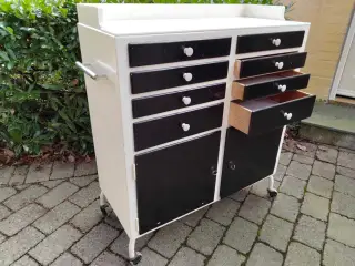 Klinikskabe, tandlæge. 2 stk.