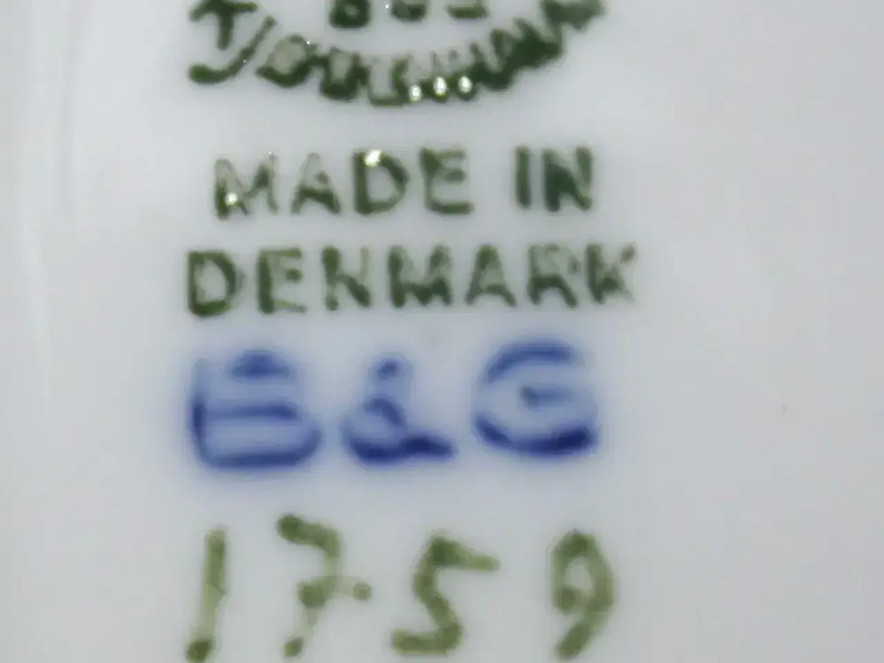Billede 7 - Dreng, der knapper bukserne, figur B&G