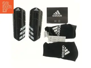 Fodbold benskinner Adidas fra Adidas (str. 19,5x8 cm)