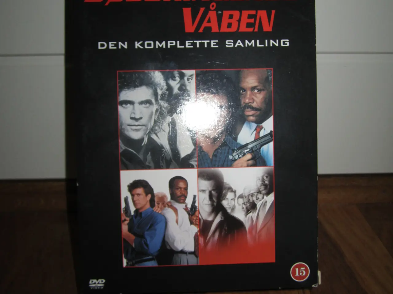 Billede 3 - BYD. DØDBRINGENDE VÅBEN. Boks.