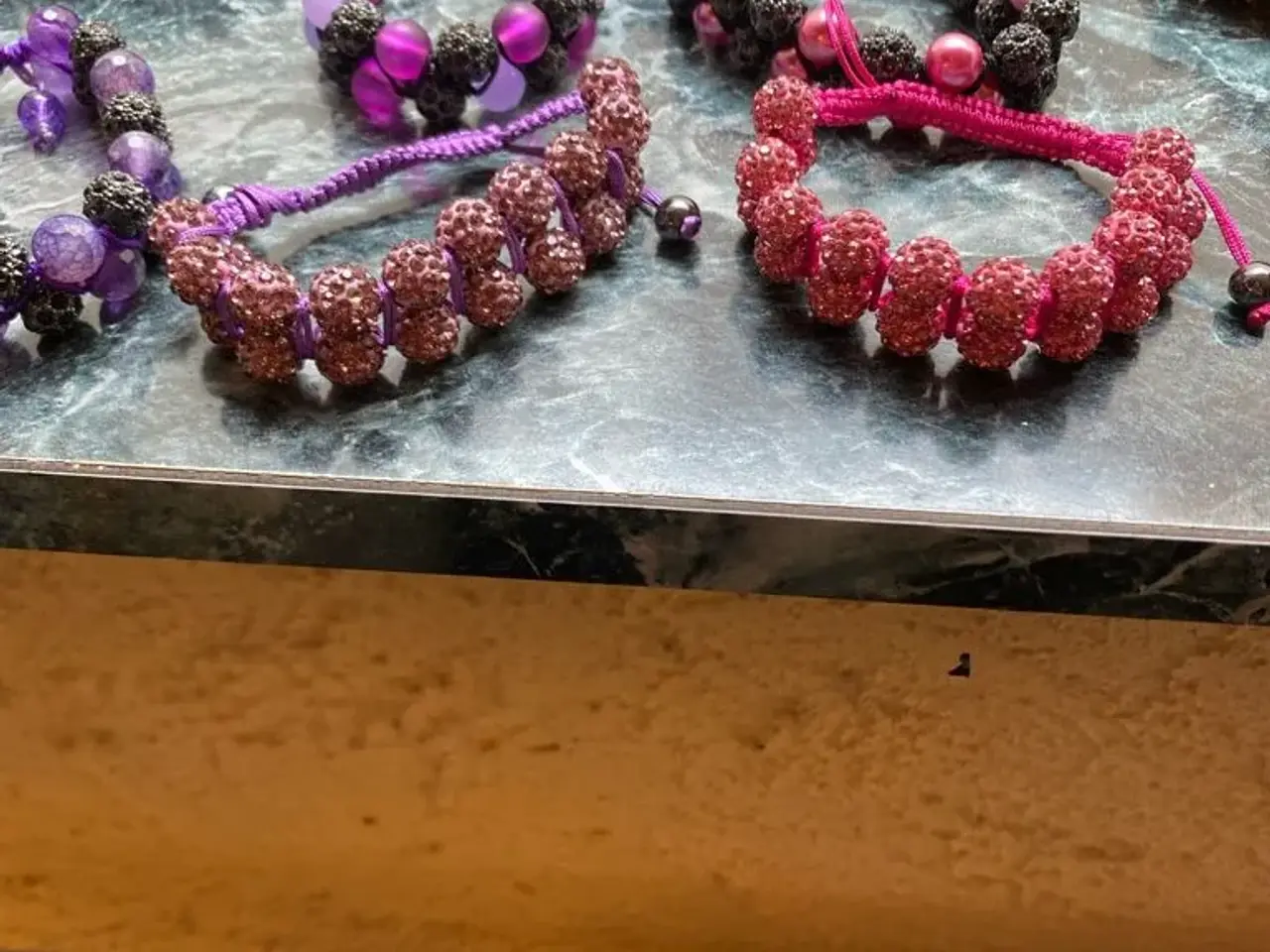 Billede 2 - Nye knyttede armbånd