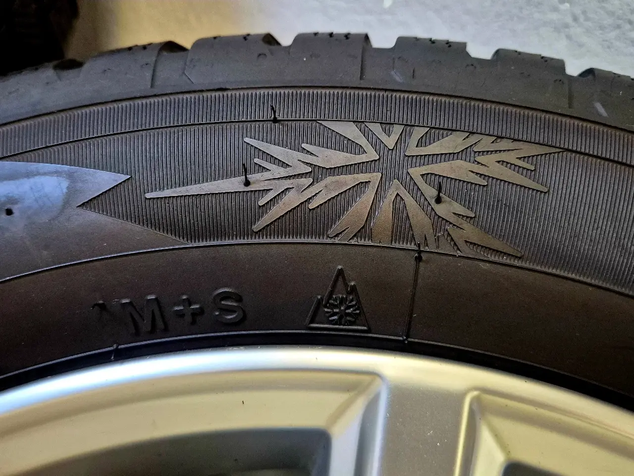 Billede 4 - VW "LONDON" MODEL ORIGINAL ALUFÆLGE MED VINTERDÆK