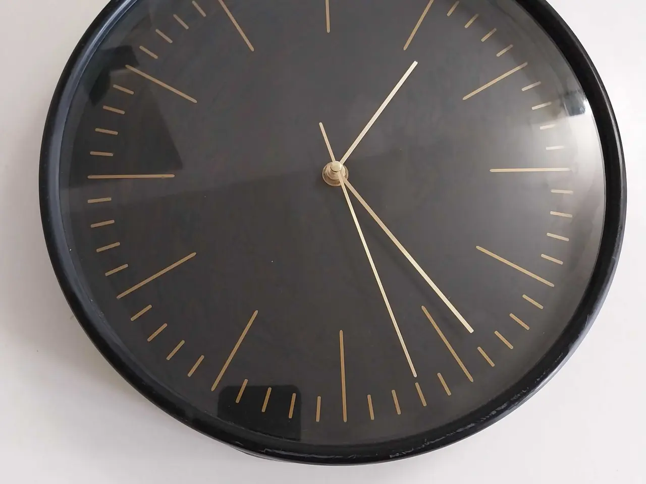 Billede 1 - Vægur sort 30 cm