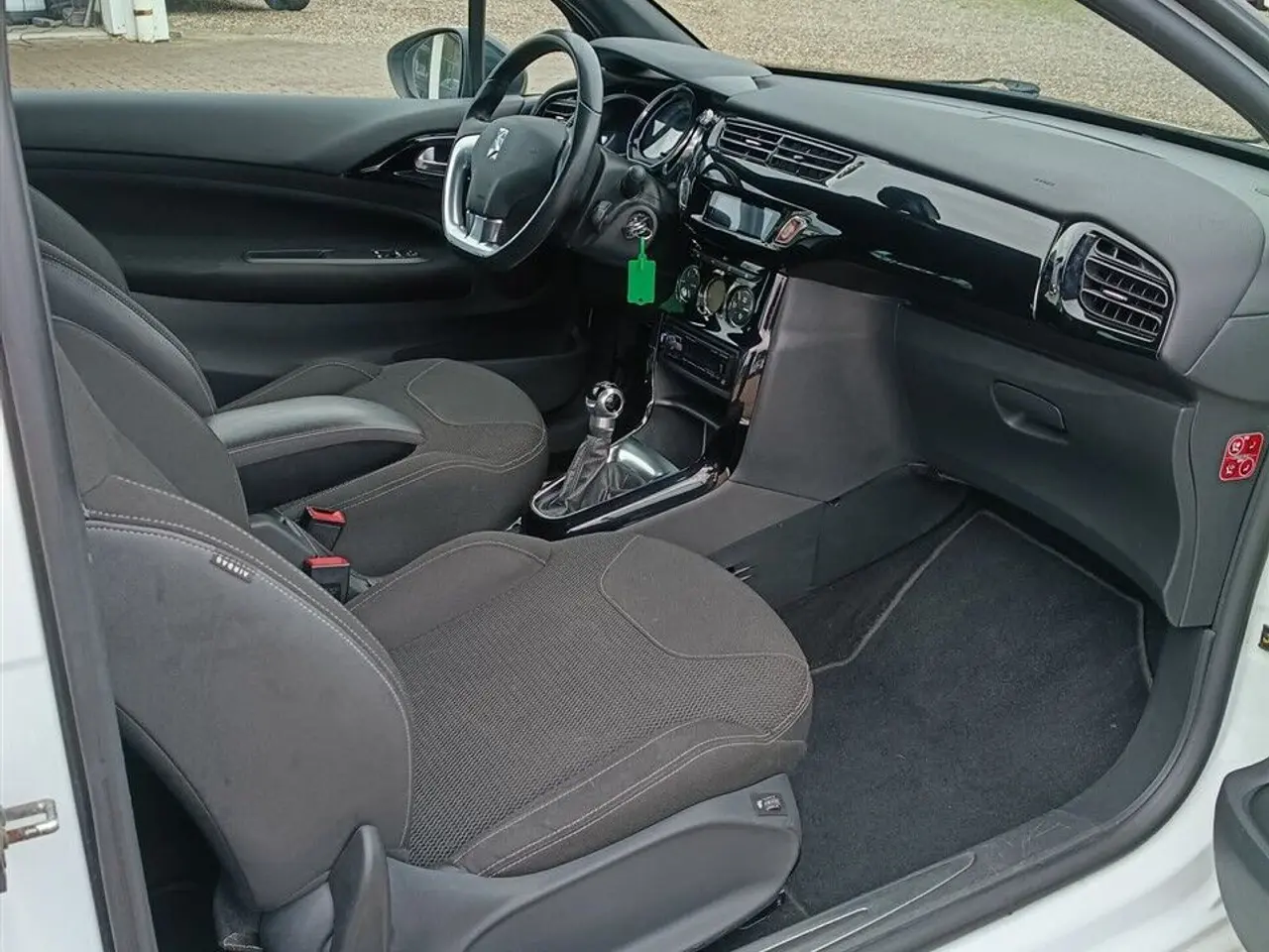 Billede 7 - Citroën DS3 1,6 Blue HDi Sport 100HK 3d