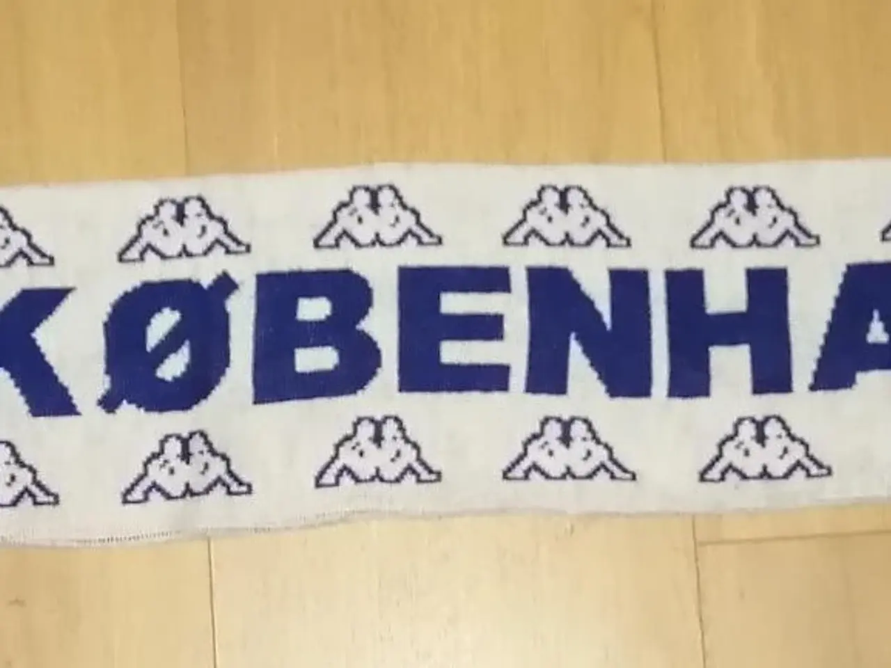 Billede 1 - F.C. KØBENHAVN KAPPA HALSTØRKLÆDE, SOM NYT