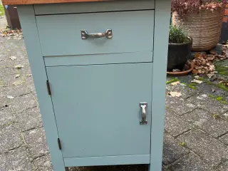 Skabsbord/sengebord
