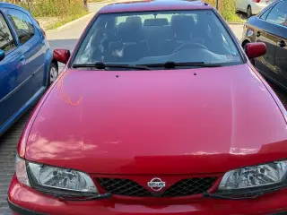 Velholdt Nissan Almera sælges
