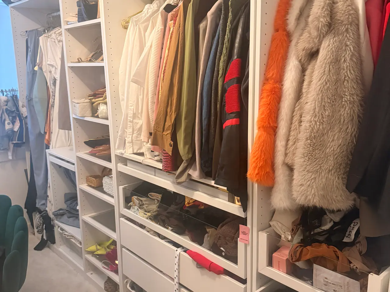 Billede 3 - IKEA PAX garderobe 325 × 201 cm – kun 2 år gammel