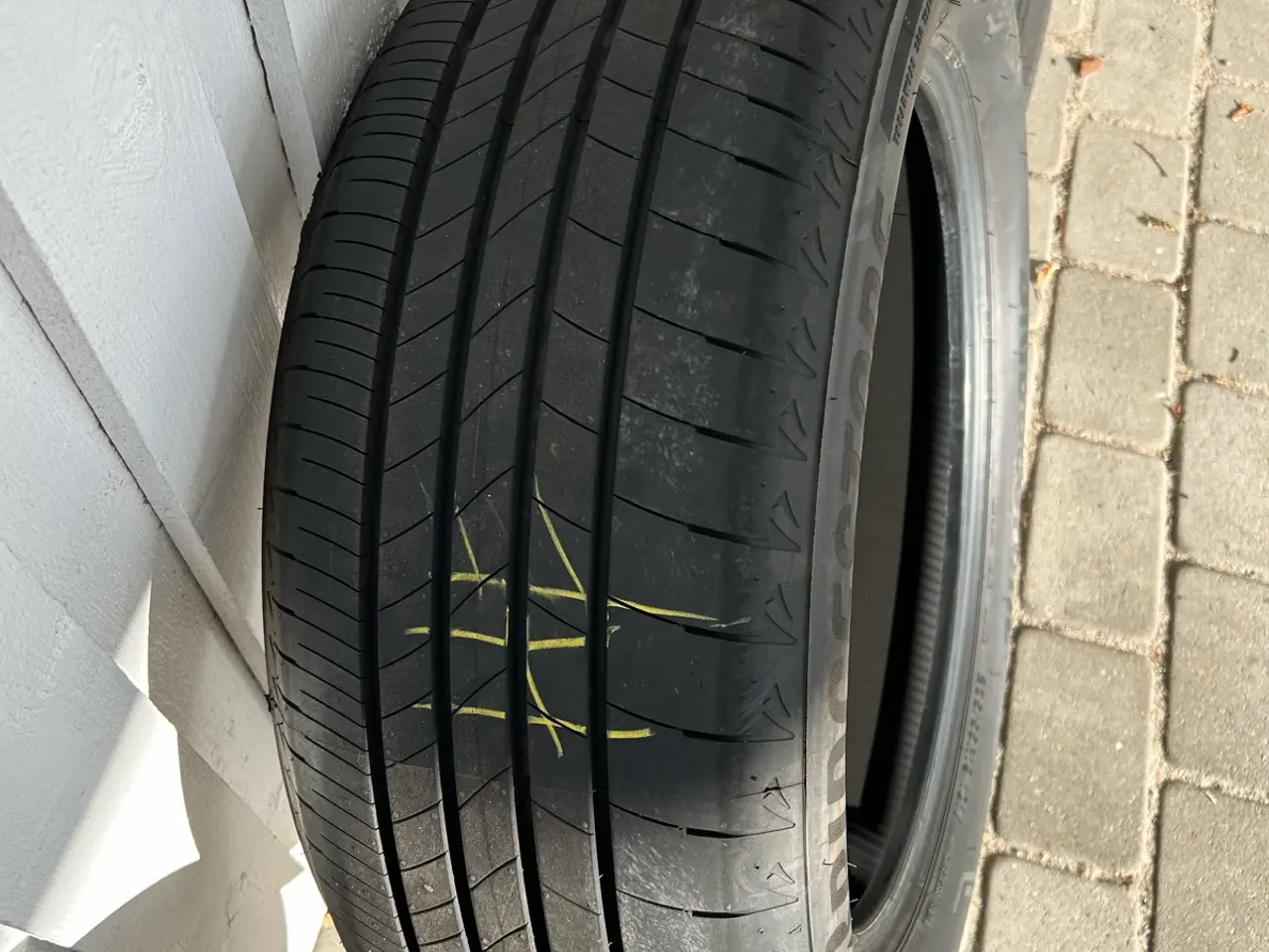 Billede 7 - Sommerdæk Bridgestone 235/55 R19