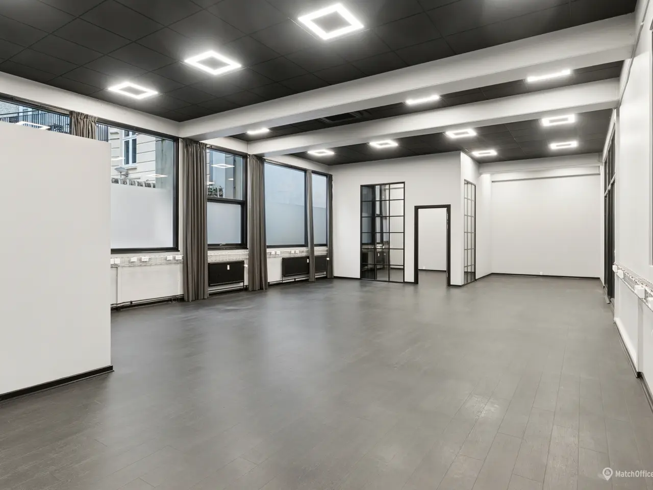 Billede 1 - Flot, højloftet lejemål med karakter - ideelt til kontor eller showroom