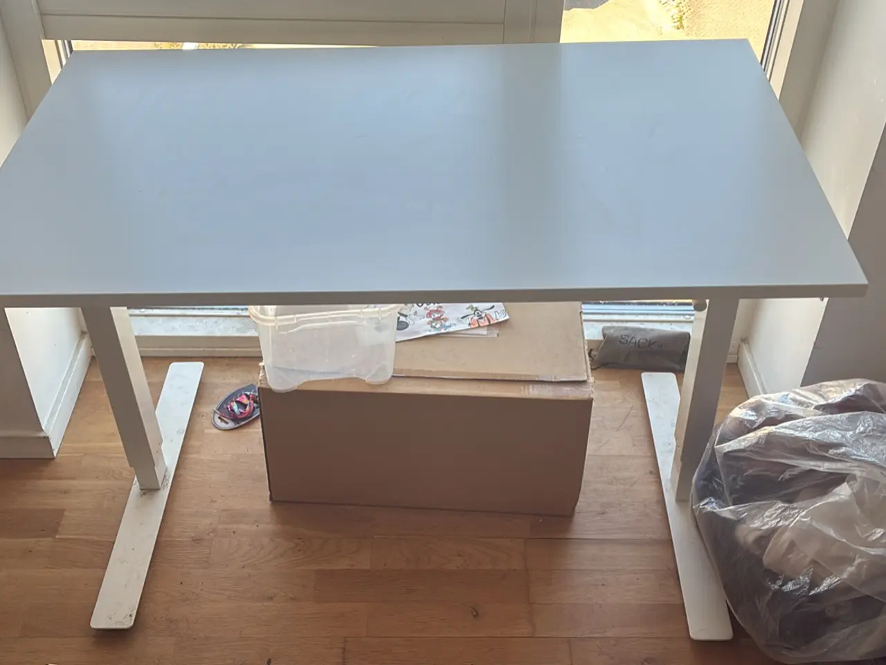 Billede 1 - Ikea skrivebord med manuelt hæve/sænke