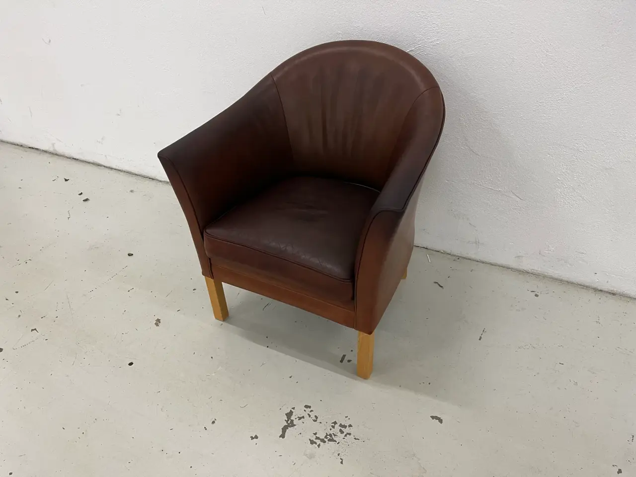Billede 3 - Mogens Hansen MH80 Dronningestol i mørk cognac.