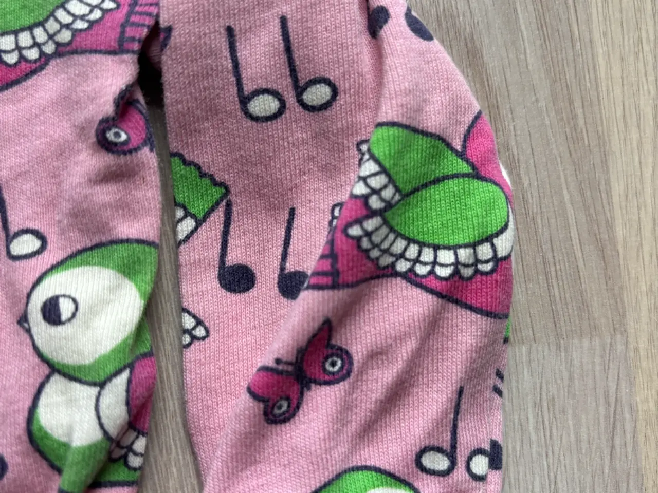 Billede 2 - Pink småfolk Body str 56