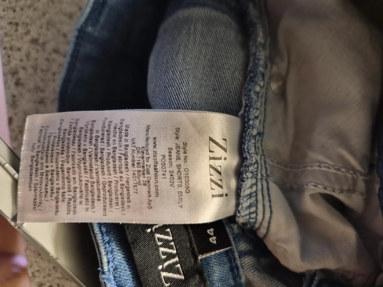 Billede 4 - Pæne Denim shorts