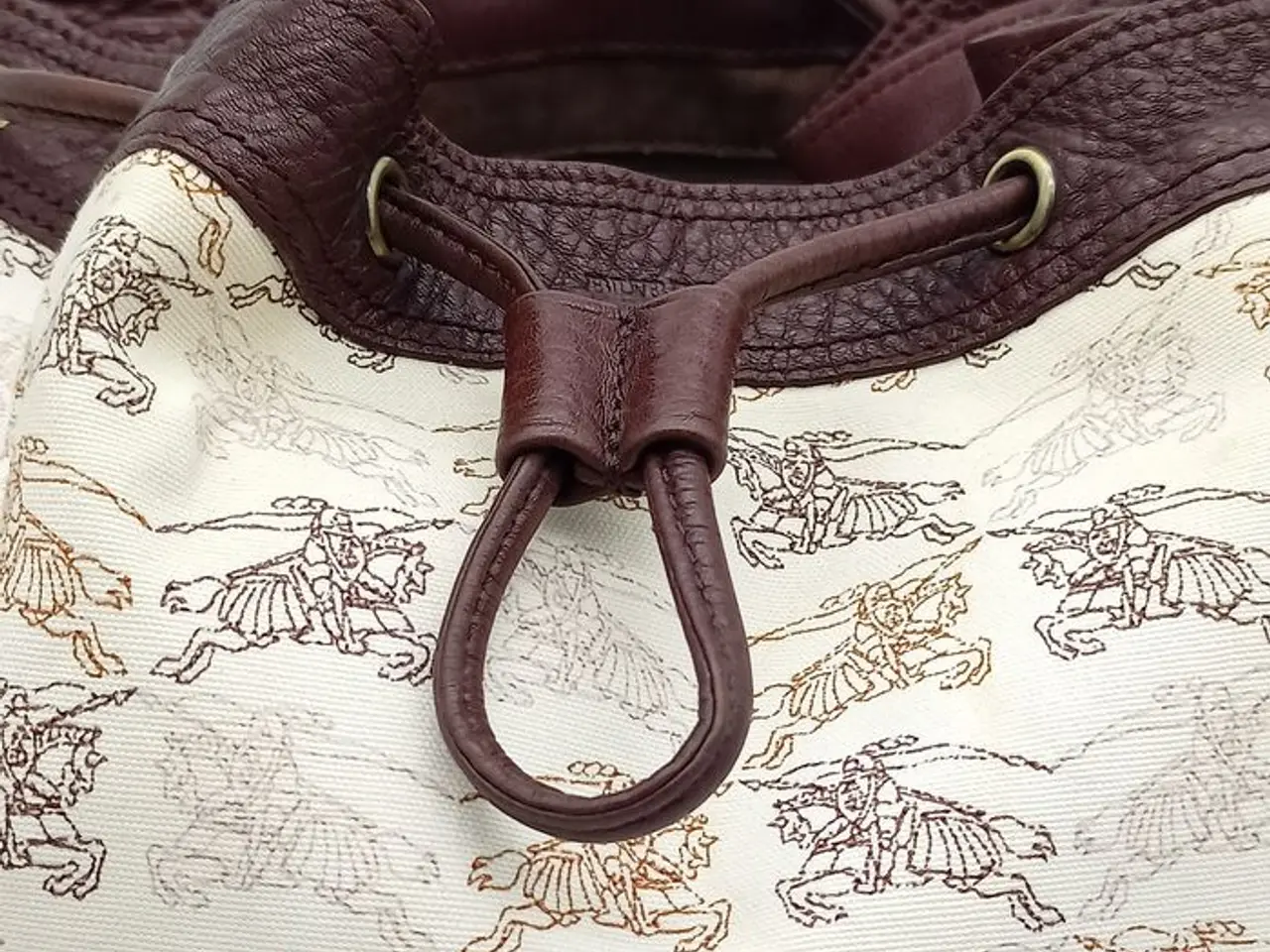 Billede 2 - Burberry Taske af lyst print lærred og brunt skind