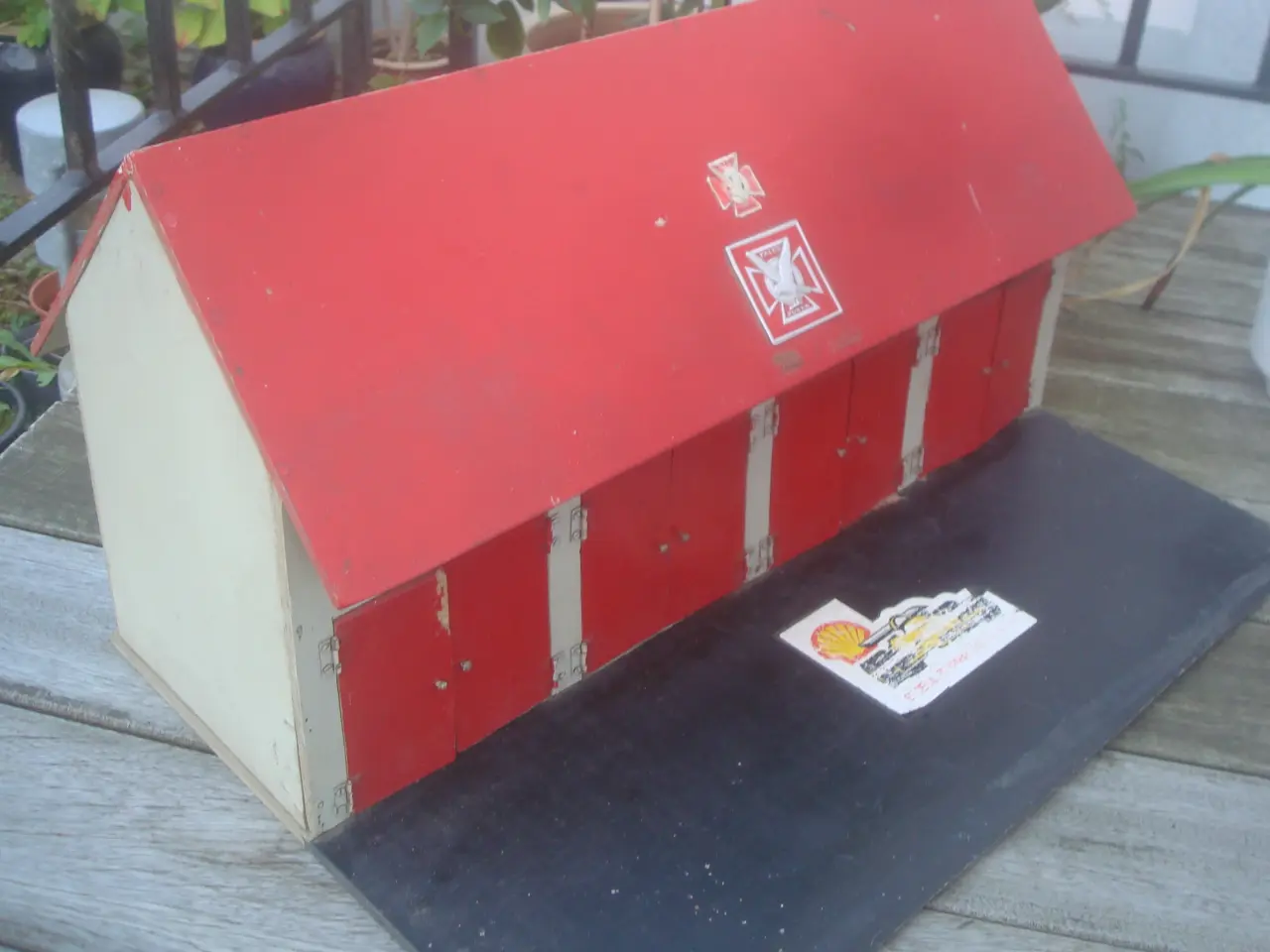 Billede 1 - FALCKSTATION , anslået 85 år GL, m/4 GARAGEPORTE,