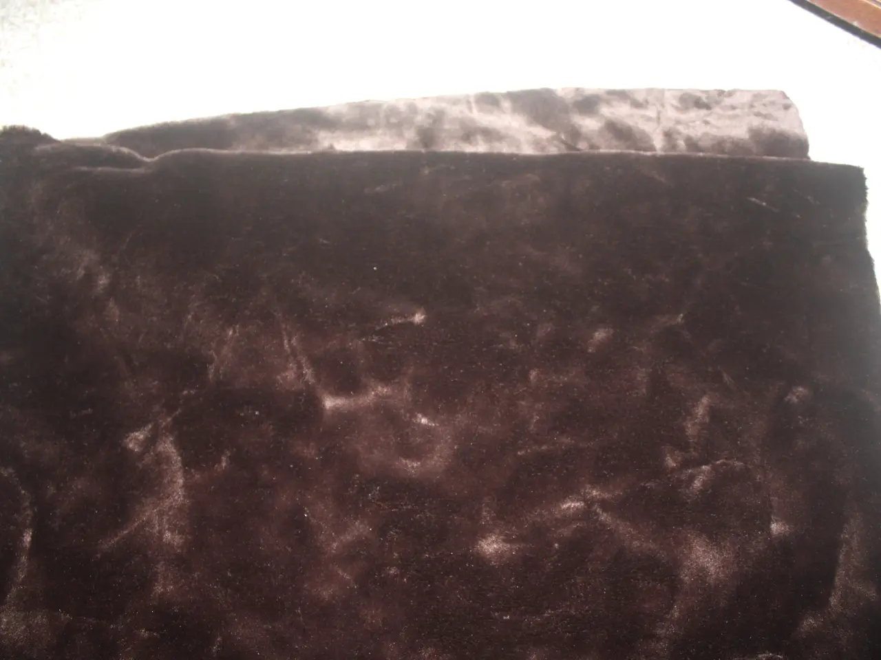 Billede 5 - Stof Imiteret pels brun 152 cm x 147 cm