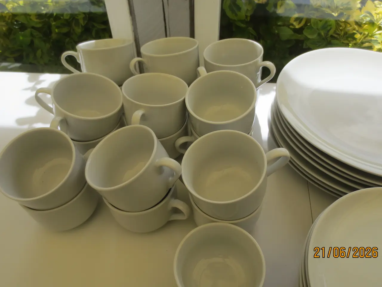 Billede 2 - 93 stk Kaffestel og Tallerkner