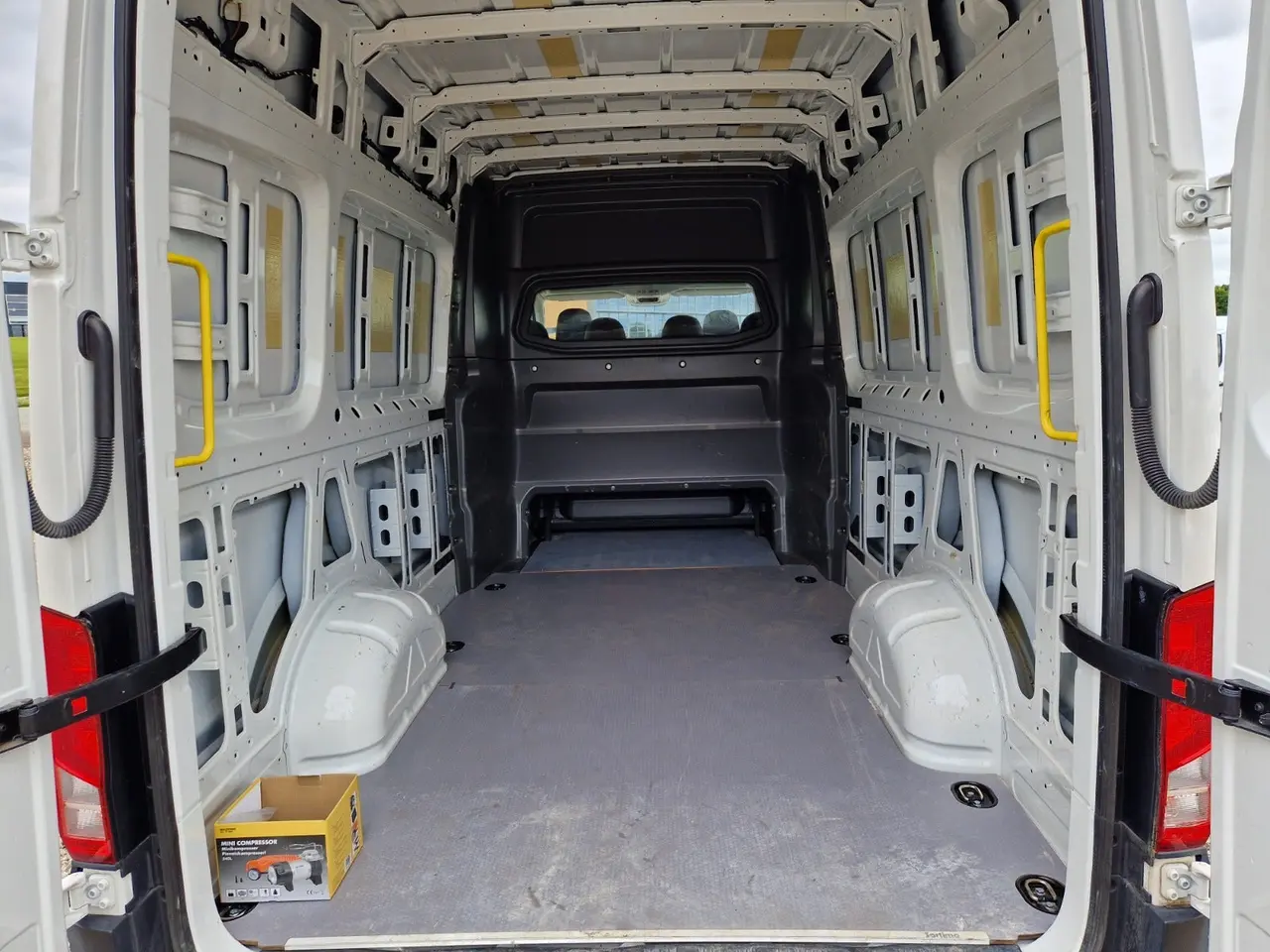 Billede 9 - VW Crafter 35 2,0 TDi 177 Kassevogn L4H3