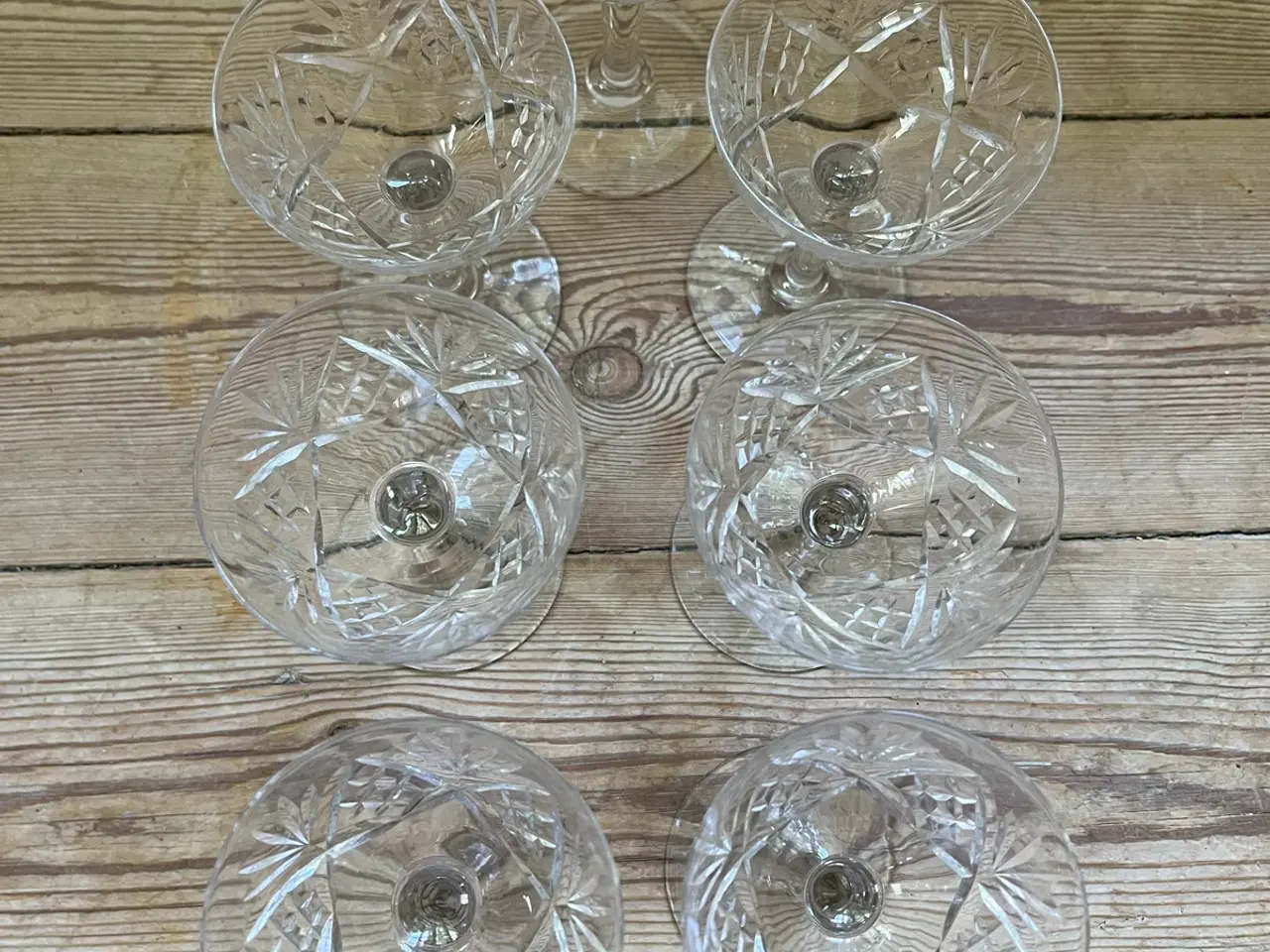 Billede 5 - Fine likørglas med slibning mønster