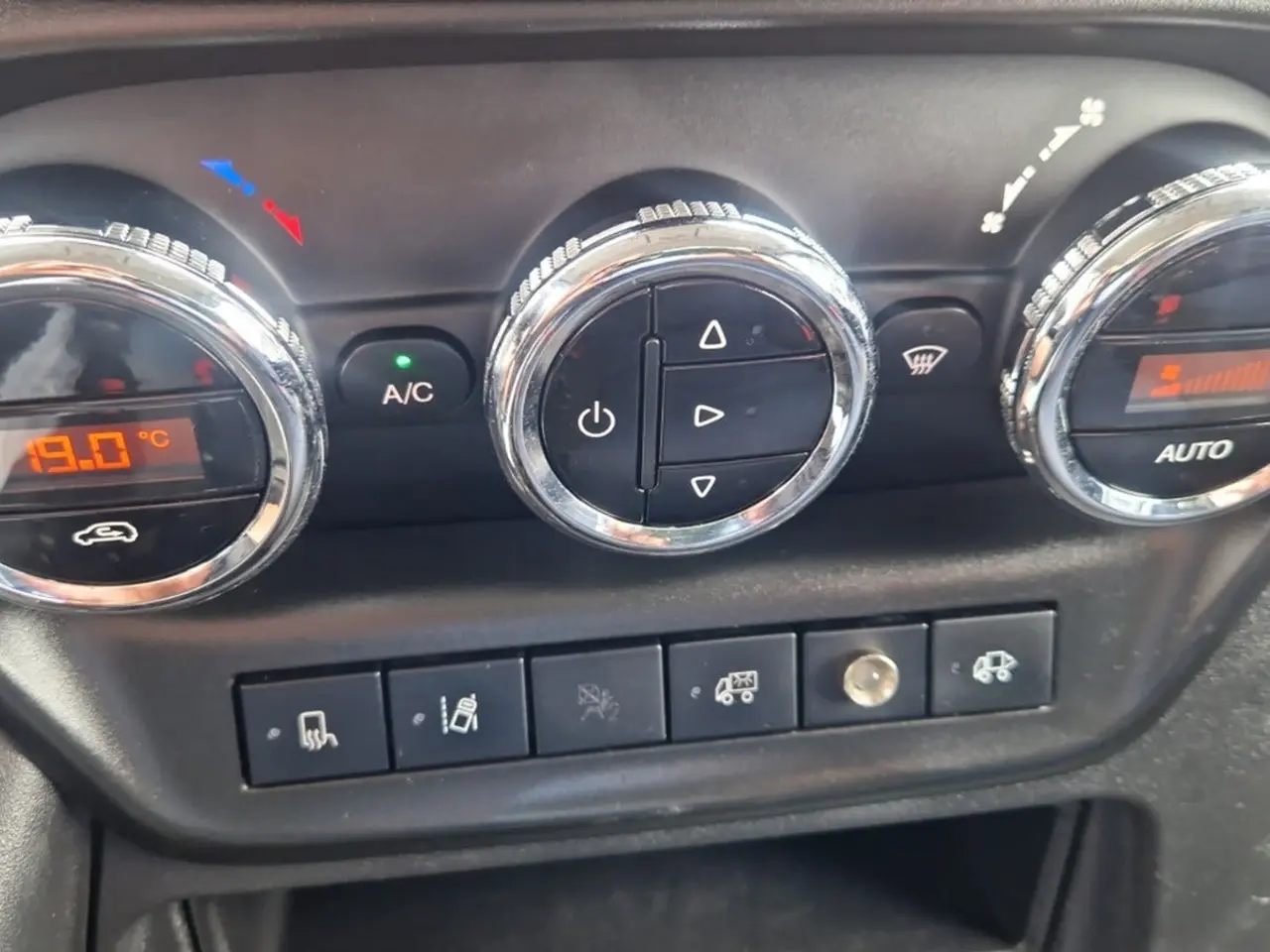 Billede 18 - Iveco Daily 3,0 35S18 Box m/lift AG8