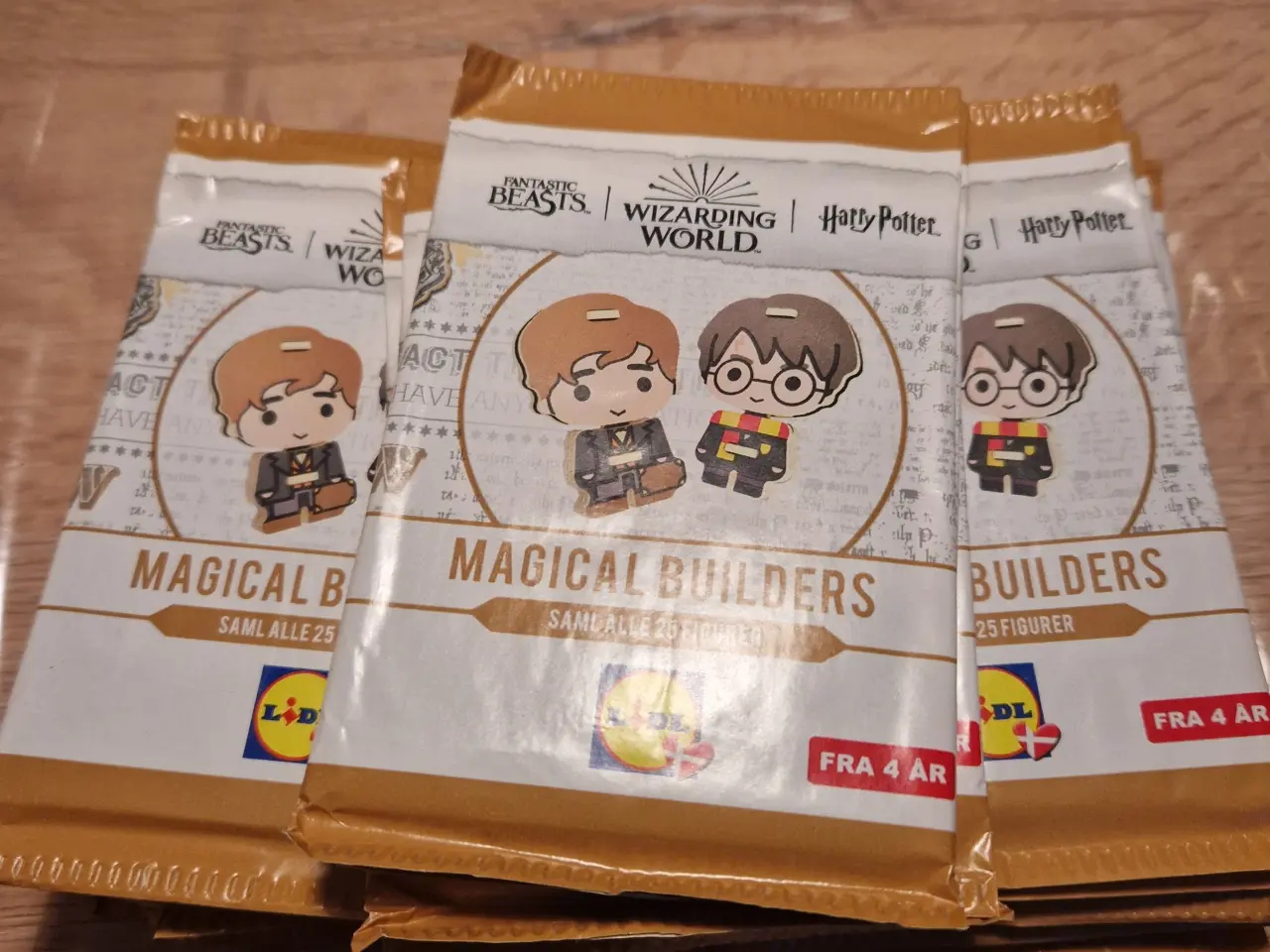 Billede 2 - 25 uåbnet pakker Magical Builders samlekort.