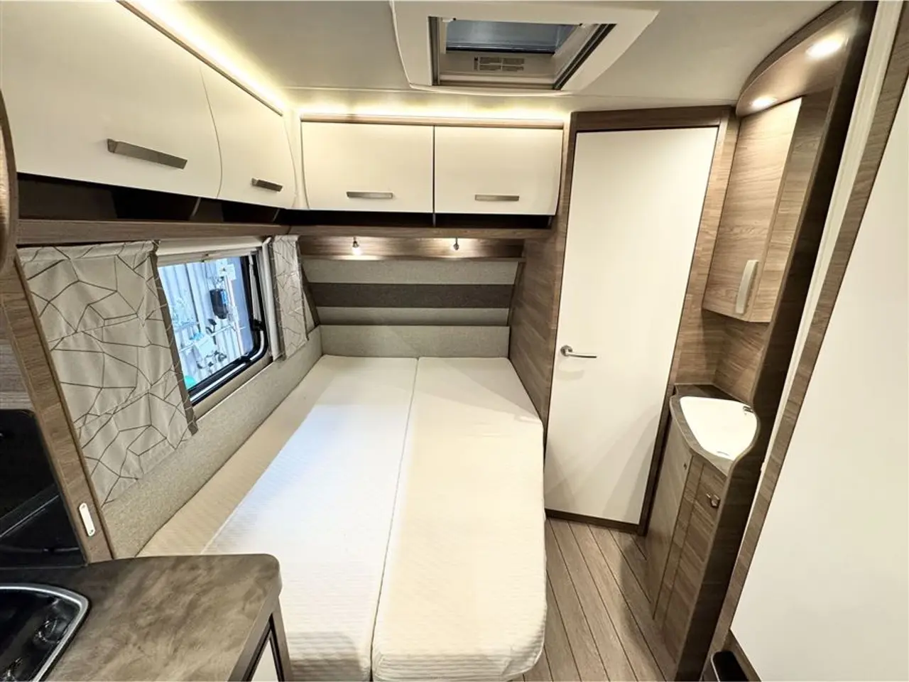 Billede 14 - 2020 - Knaus Sport 450 FU - Silver Selection   Fransk seng-Gulvtemp.-Mover