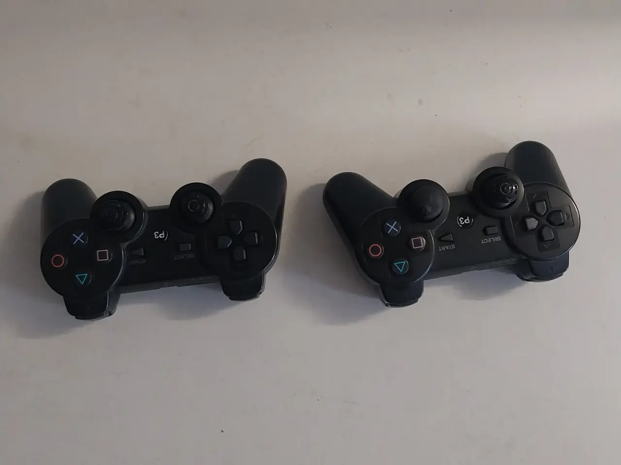Billede 2 - 2 stk trådløs controllere til PS3