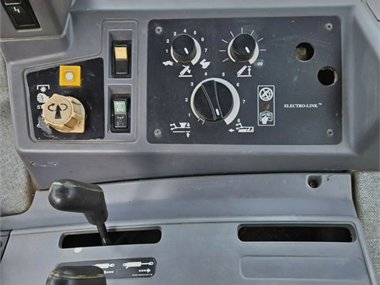 Billede 23 - Ford 6640 Powerstar SLE - 4 ton / 4WD / 16x16 electro shift