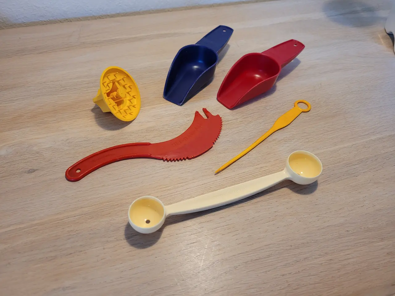 Billede 1 - Tupperware små ting 6 dele.