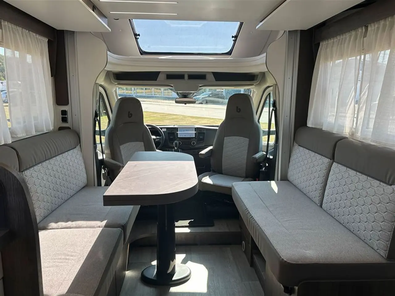 Billede 4 - 2025 - Benimar Tessoro 488 SELECT Benimar 488 (2025) Delintegreret luksus med ekstrem strømpakke og adaptiv fartpilot