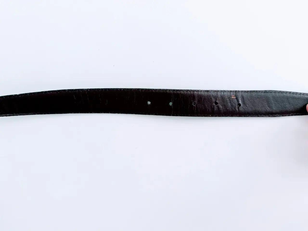 Billede 5 - Lang sort bælterem i læder uden spænde, ca. 193 cm
