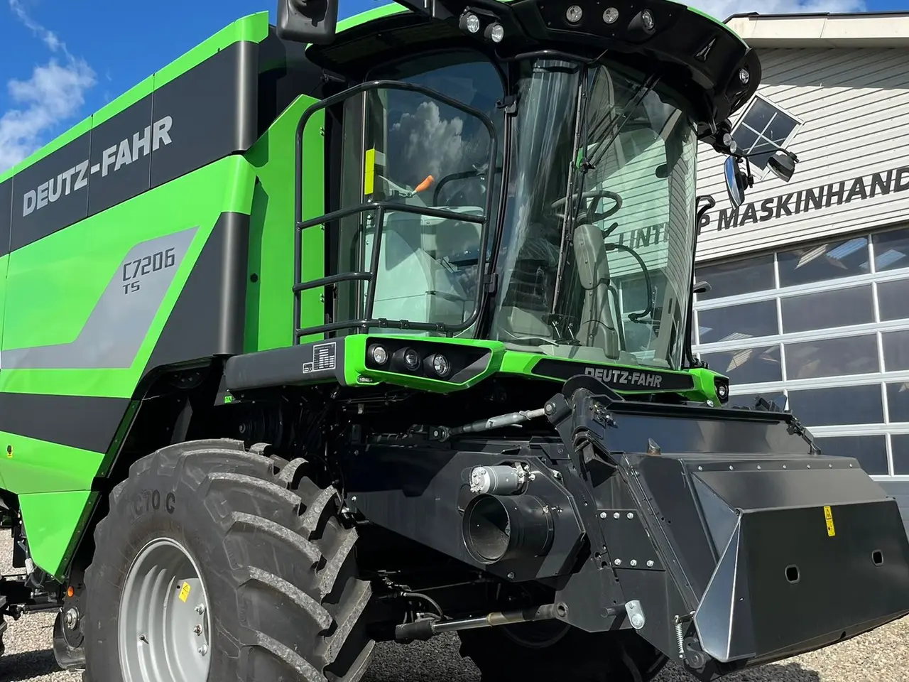 Billede 14 - Deutz-Fahr C7206 With 24feed - 7.2m header. New and unused Combine together with 7.2m header