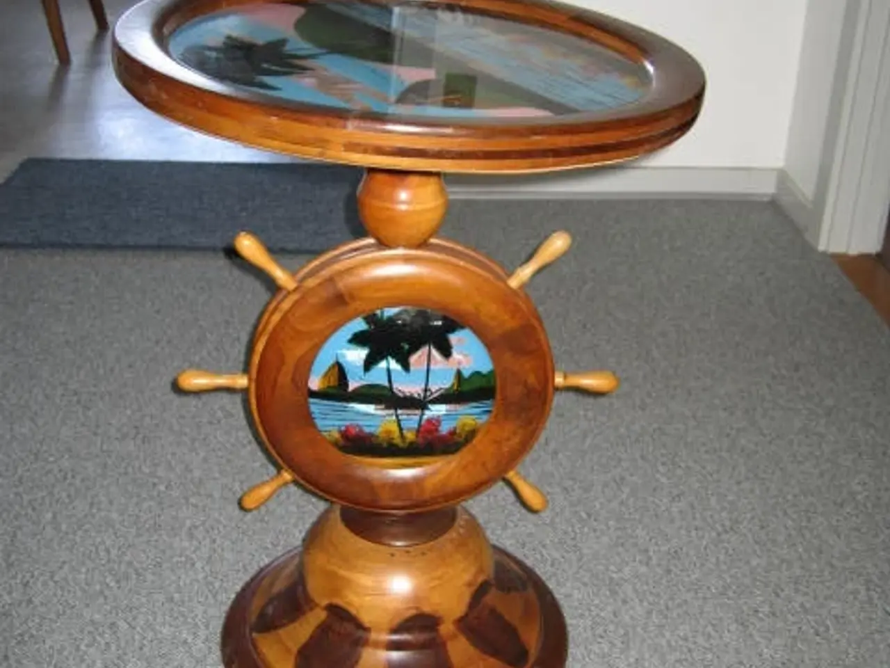 Billede 1 - Brasiliansk sidebord med indlagt sommerfuglevinger