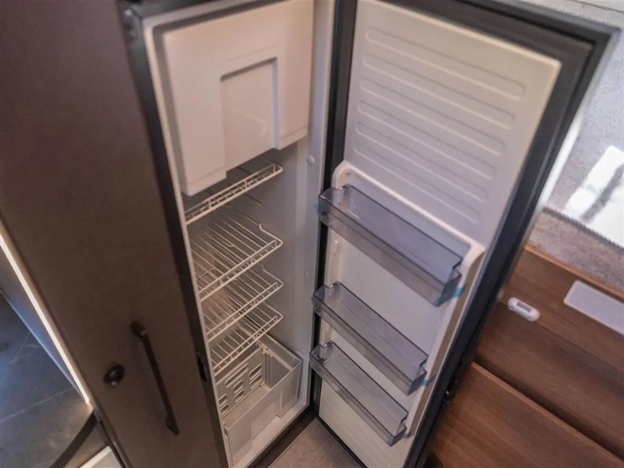 Billede 13 - 2027 - Benimar Tessoro 444 NK   Perfekt til 4 personer