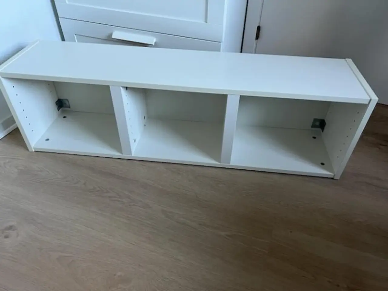 Billede 2 - Ikea skabe og vægophængt reol og kommode