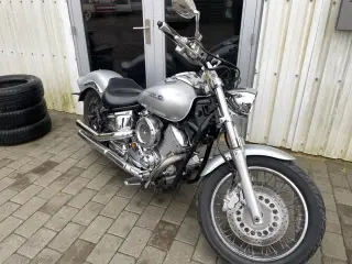 Yamaha XVS 1100 Drag Star