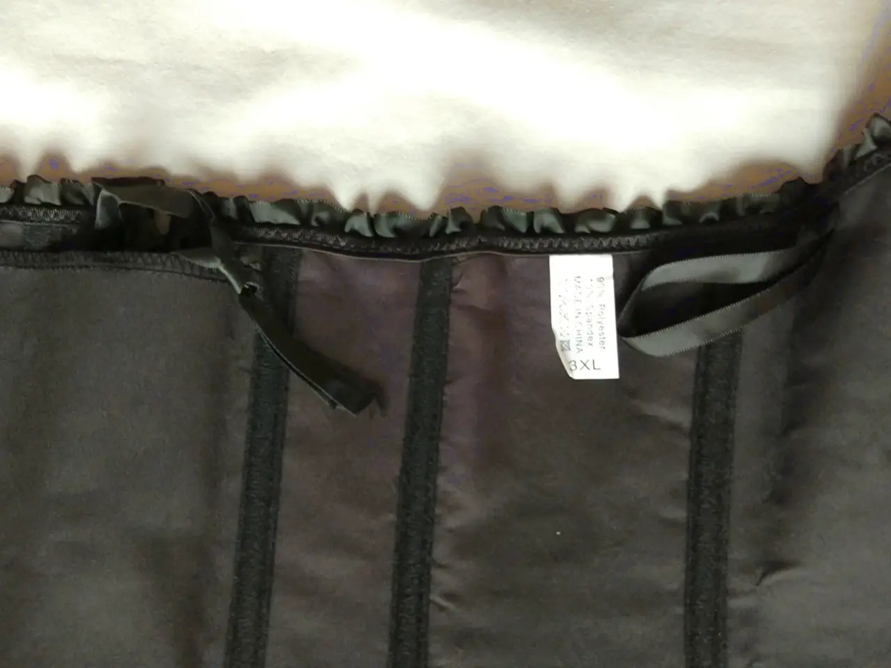 Billede 4 - Sort brokade korset, str. 40-42