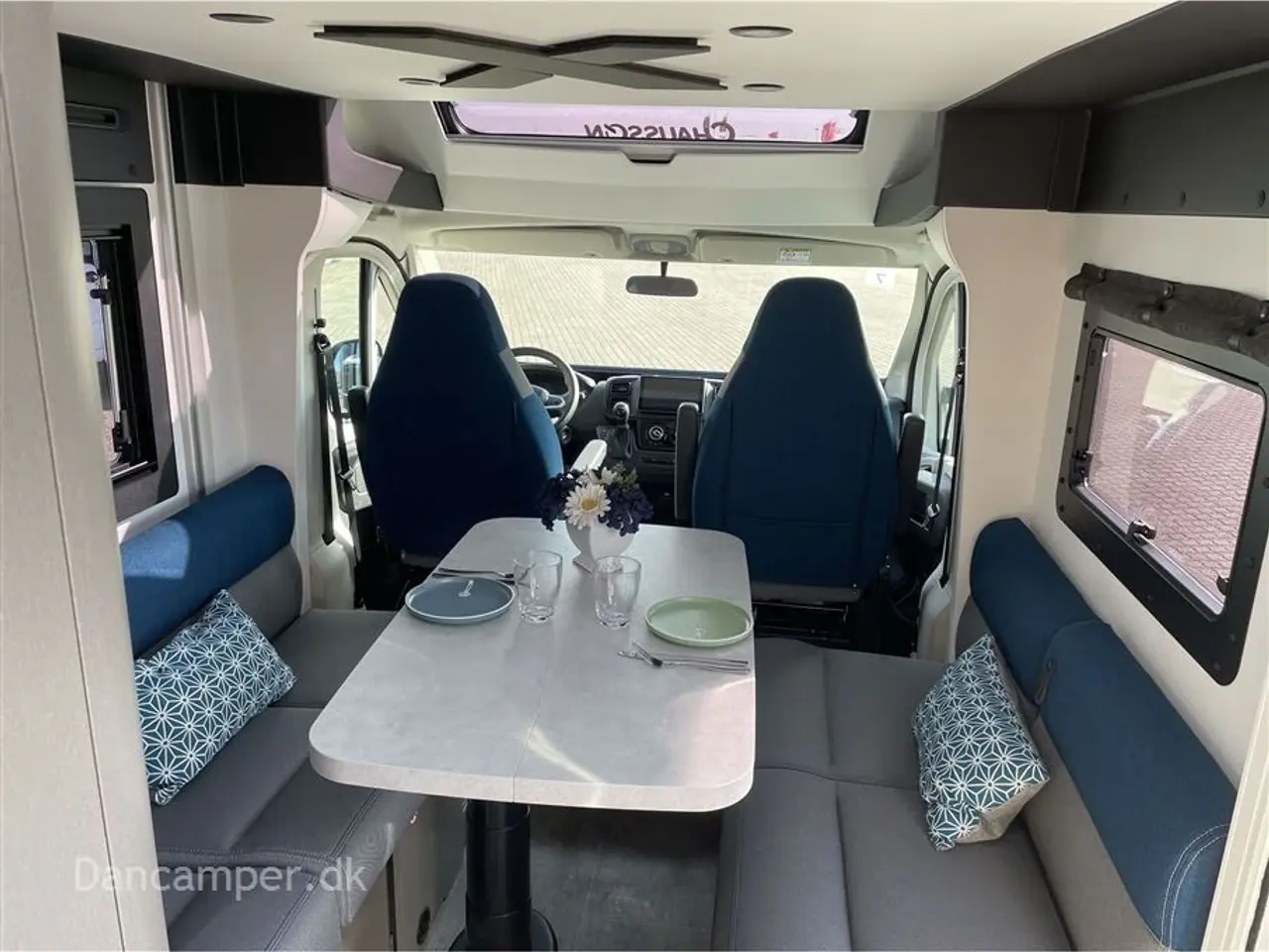 Billede 11 - 2024 - Chausson X650 Exclusive line   TILBUDSPRIS kr. 999.900,- SPAR kr. 50.000,- Camper med stor Lounge og siddegruppe, 9-trins automatgear, sænkeseng, stor garage, specialfælge, Connect- og X-tilbehørspakke ,