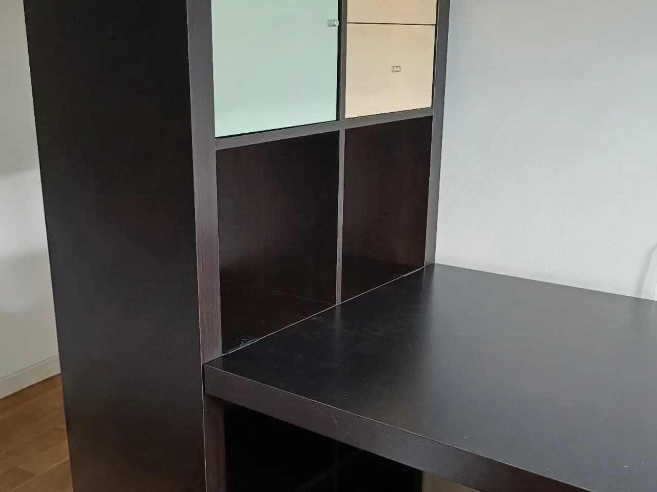 Billede 2 - IKEA KALLAX skrivebord med rumdeler