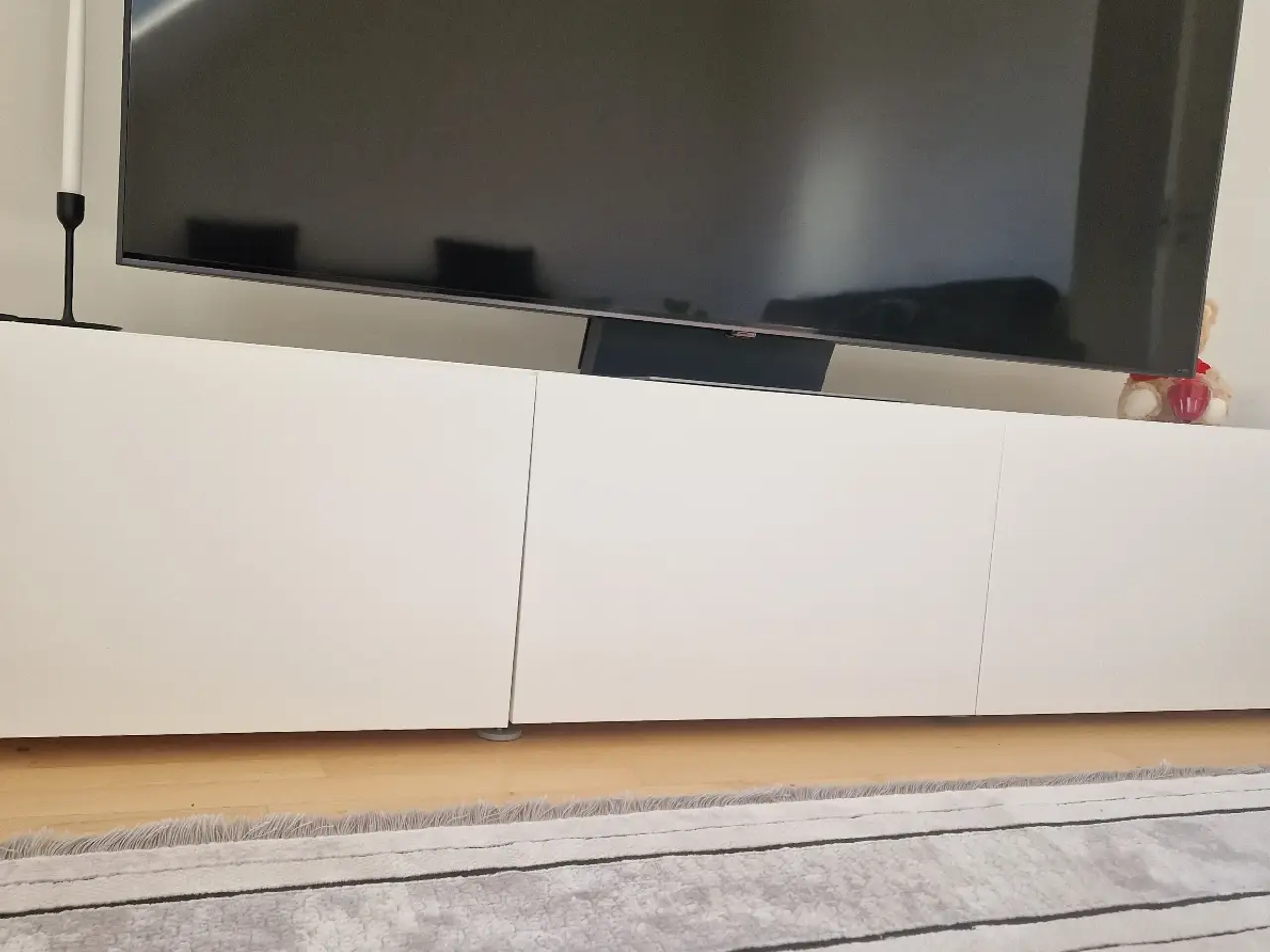 Billede 2 - Hvid tv bord til salg