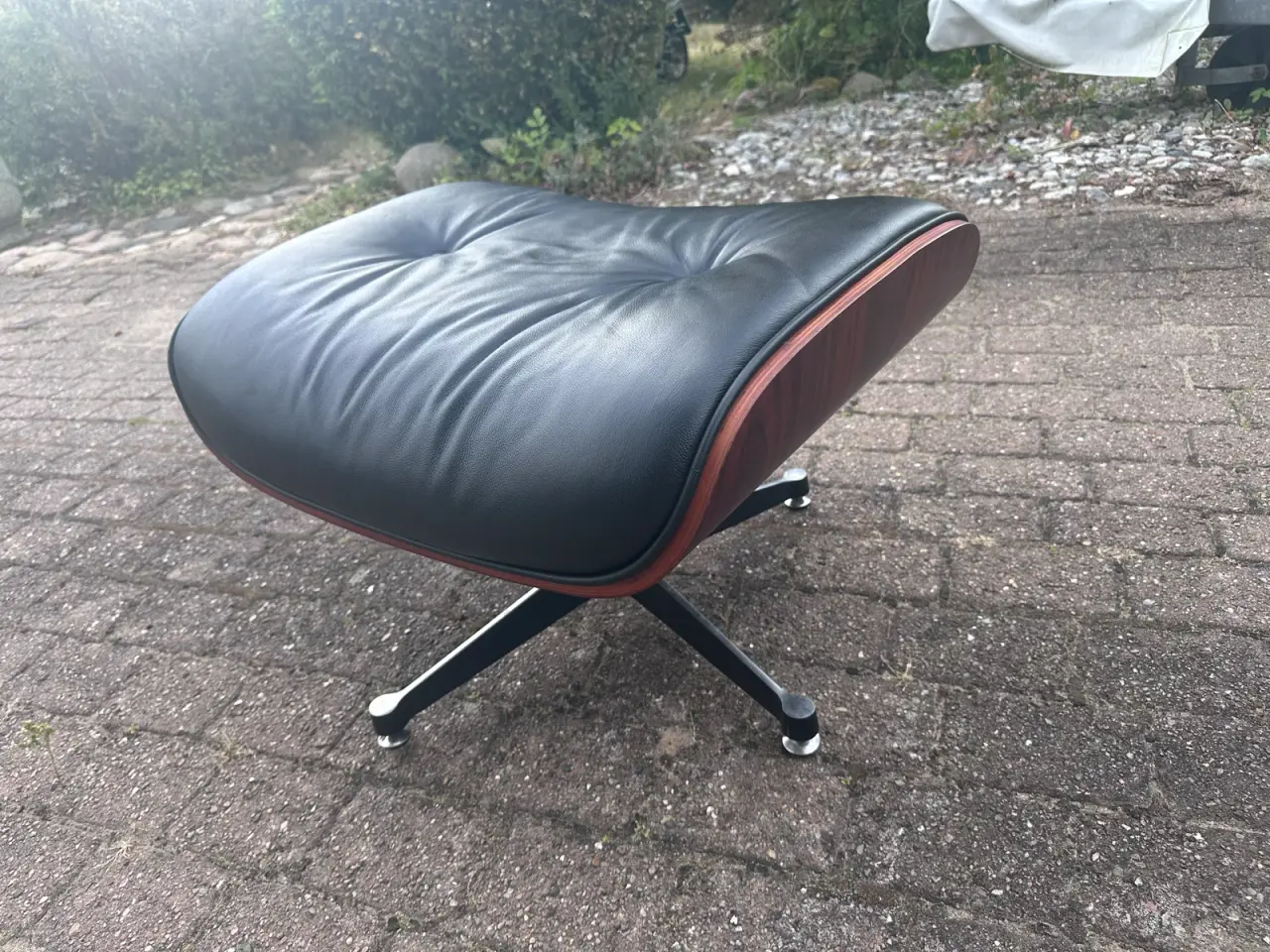 Billede 7 - Ottoman Eames inspireret i læder