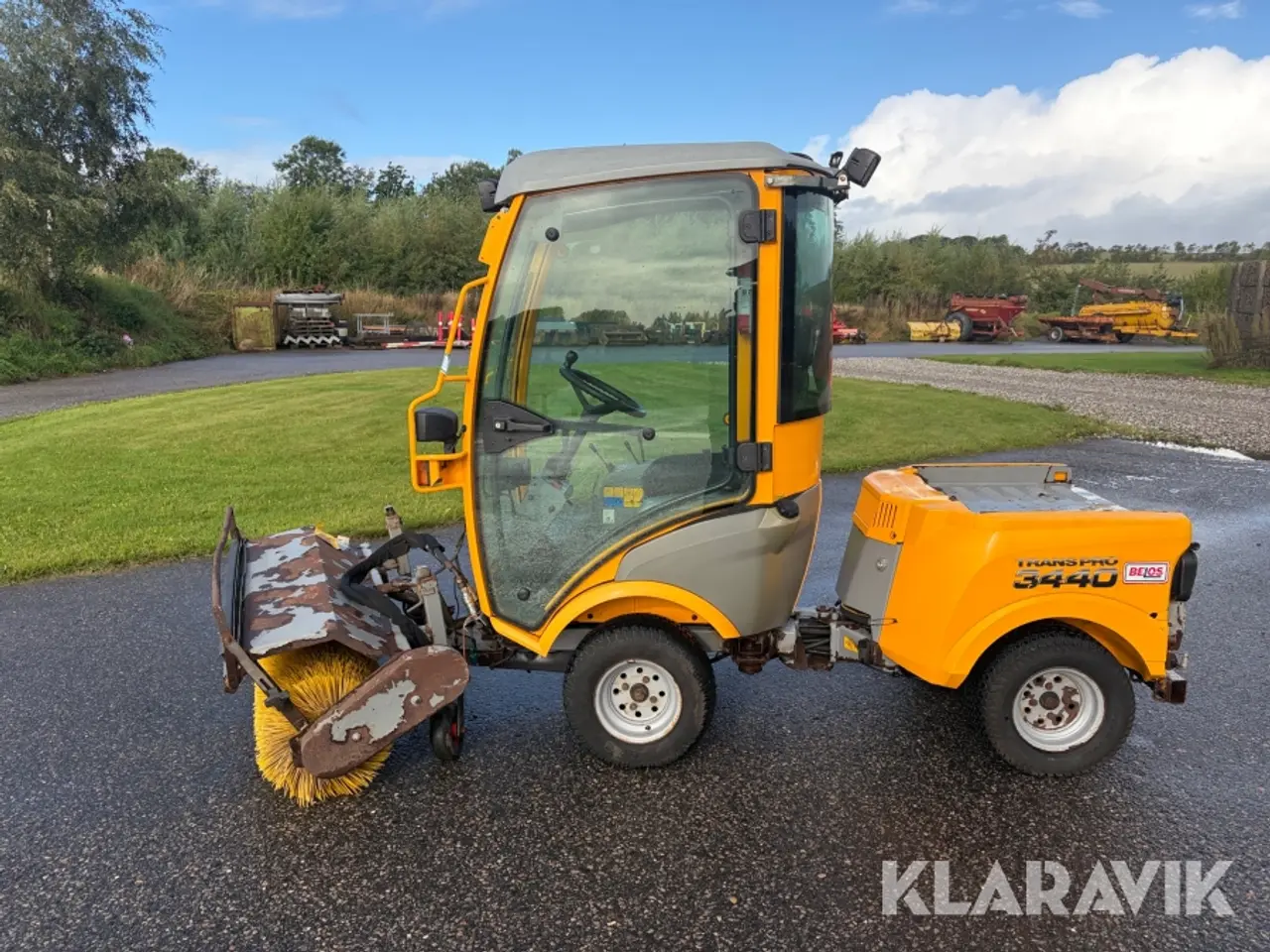 Billede 2 - Redskabsbære Belos Trans Pro 3440 med kost og sneplov