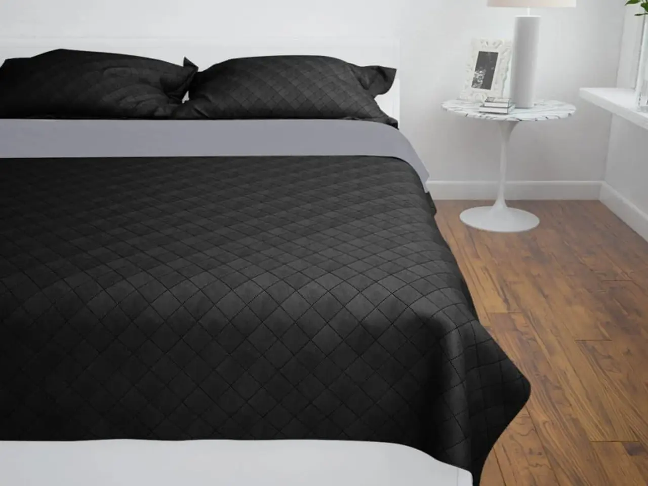 Billede 3 - Sengetæppe dobbeltsidet quiltet sort og grå 220 x 240 cm
