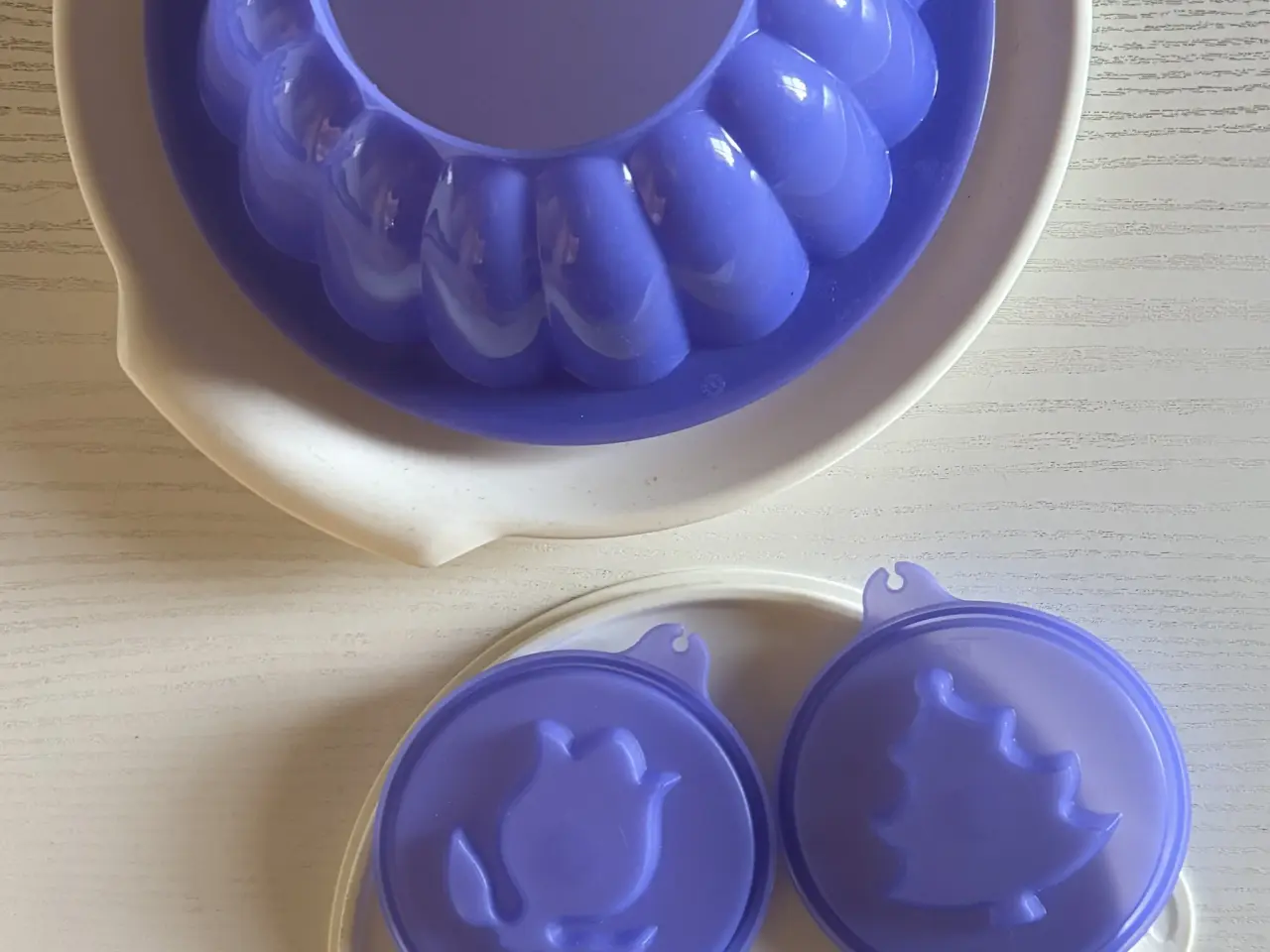 Billede 1 - Tupperware, Trylleform/randform med serveringsfad 