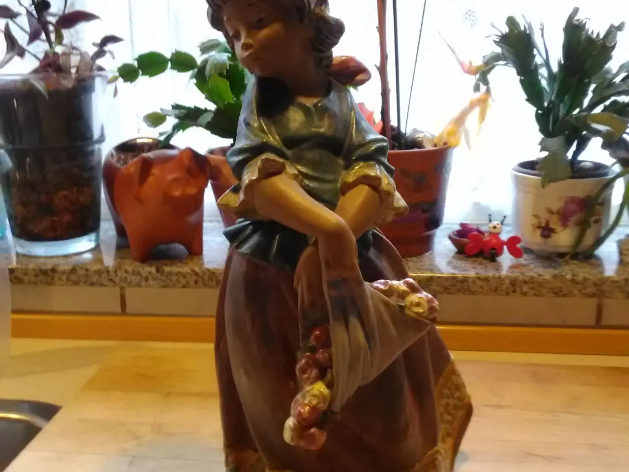 Billede 3 - Lladro Pige m/blomster