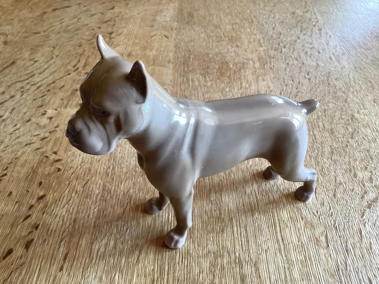 Billede 10 - Bg Stående Boxerhund H 15 x 18 cm Lysebrun 